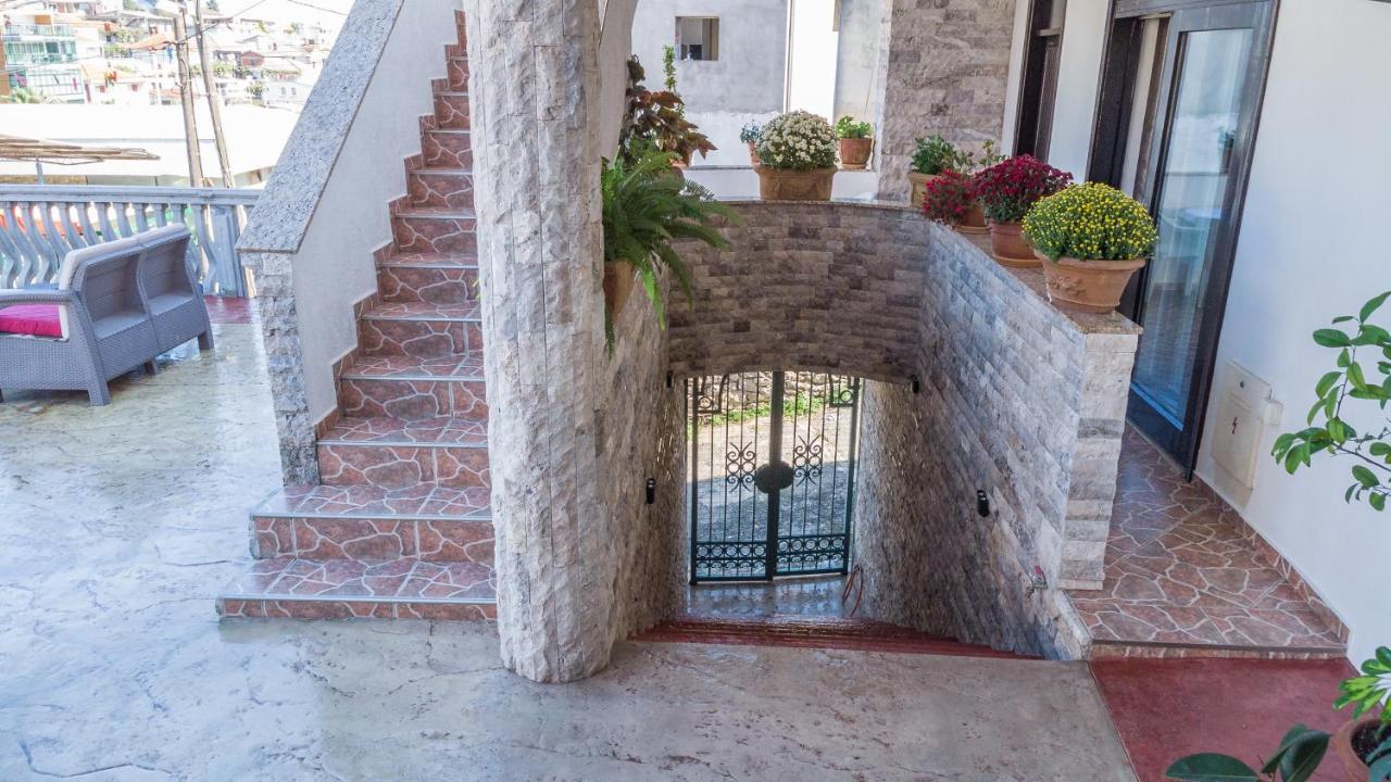 Apartments Ishmi In Center Of Ulcinj Exterior foto