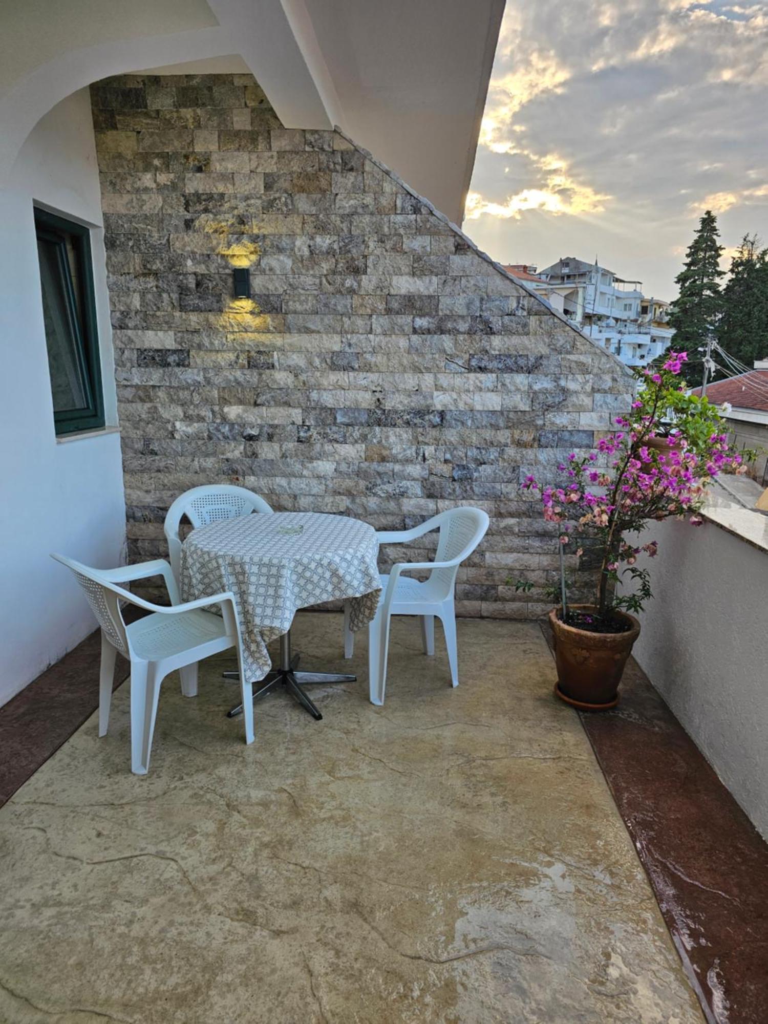 Apartments Ishmi In Center Of Ulcinj Exterior foto