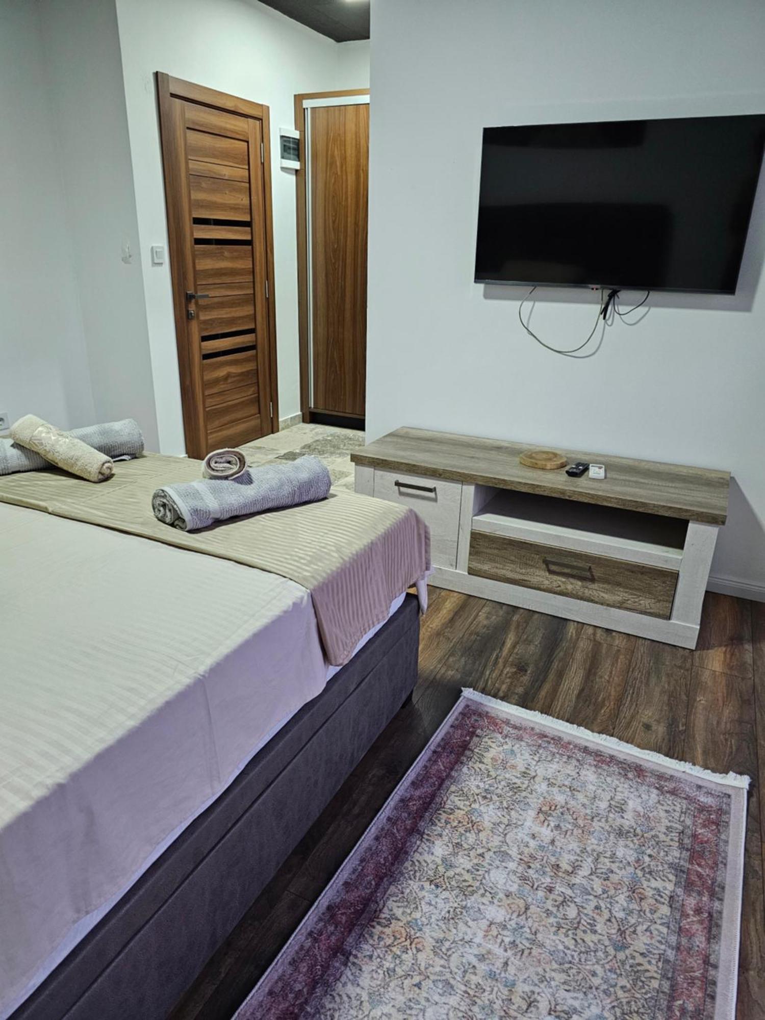 Apartments Ishmi In Center Of Ulcinj Exterior foto